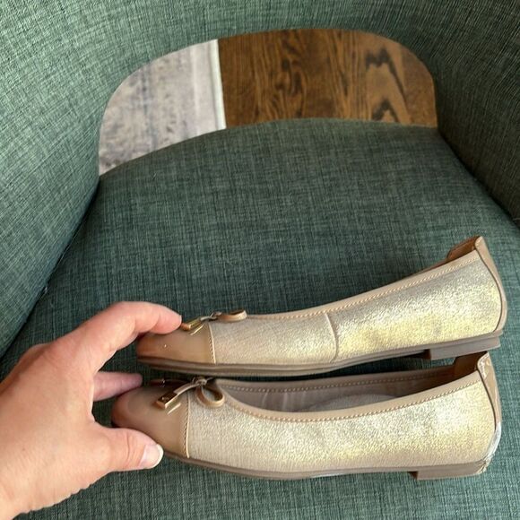 Vionic Women Minna neutral metallic ballet flat comfort shoe Beige Gold 7.5 READ - Picture 11 of 14